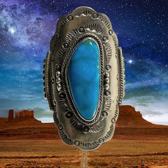 70´s LARGE Running Bear Turquoise Stampwork Ring